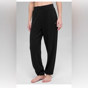 Alo Waffle Weekend Escape Jogger. Size small.